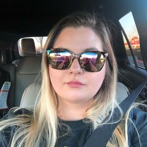 Meet your Posher, Katelyn